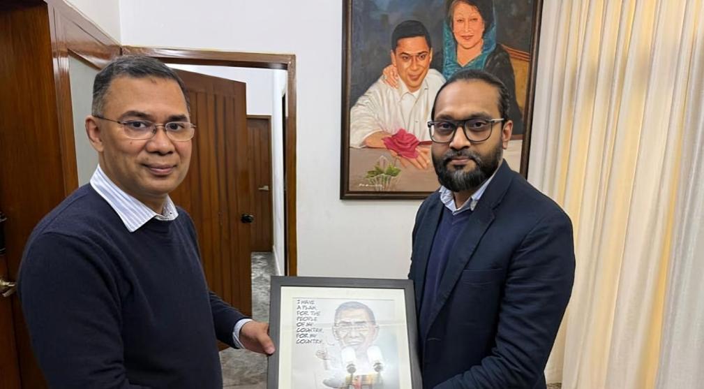 তারেক রহমানকে বিশেষ কার্টুন উপহার দিলেন উদয়